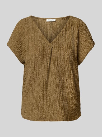 Relaxed Fit T-Shirt mit V-Ausschnitt und Zierfalte Shop The Look MANNEQUINE