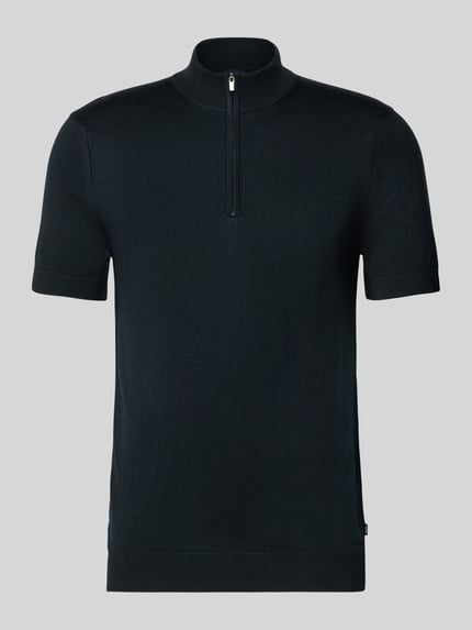 Produktfoto, Strickshirt aus Viskose-Mix mit Stehkragen Modell 'Vadin' von JOOP! COLLECTION, Farbe Schwarz, Körpernaher-Schnitt, kurzer Reißverschluss, Rückenlänge 68 cm, Ärmellänge 24 cm.