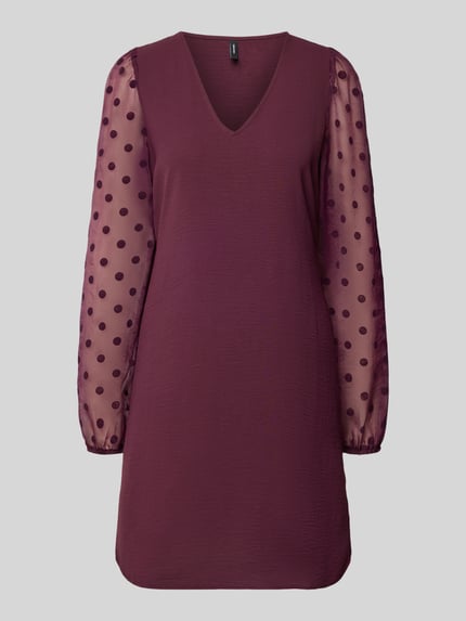 VERO MODA Sukienka koktajlowa o lejącym kroju z półprzezroczystymi rękawami model ‘ALVA’ Bordowy 2