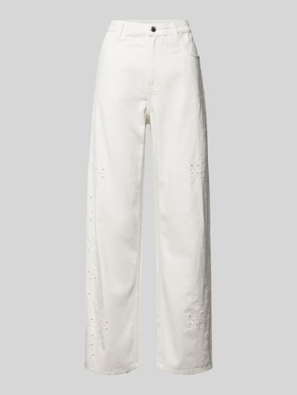 Wide Fit Jeans mit floralem Loch-Stitching Modell 'Joana' Shop The Look MANNEQUINE