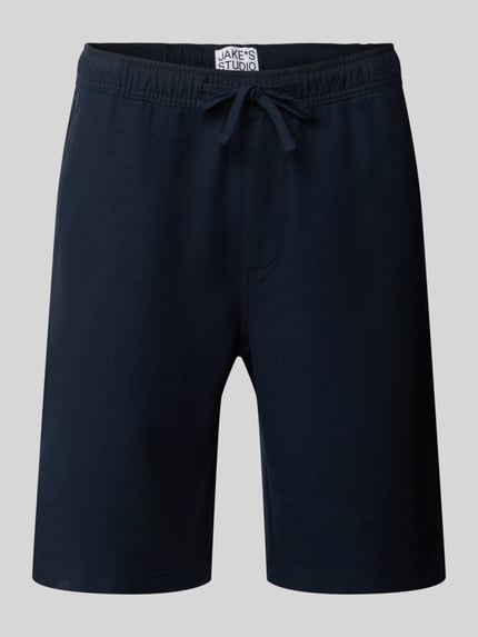 Produktfoto, Shorts aus Baumwolle mit elastischem Bund von JAKE*S STUDIO MEN, kolor granatowy, krój regular fit, Szerokość w rozmiarze M: 47 cm, długość nogawki wewnętrznej: 26 cm, sznurek w pasie, jednolita faktura