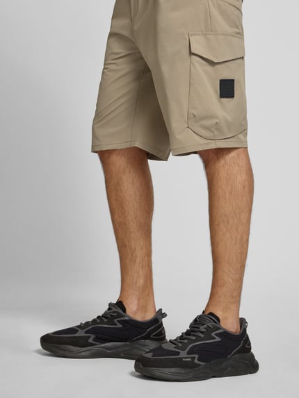 BOSS Green Tapered Fit Bermudas mit Cargotaschen Khaki 3