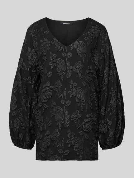 Produktfoto, Minikleid mit V-Ausschnitt van Gina Tricot in zwart met losvallende fit, sierbies, elastische mouwzomen, bloemenstructuur