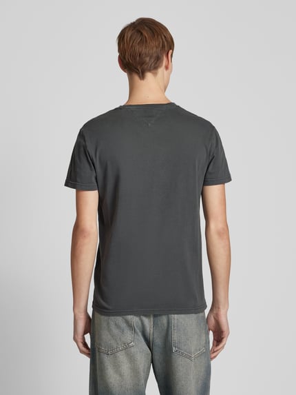 Tommy Jeans Regular fit T-shirt van katoen met borstzak Zwart - 5