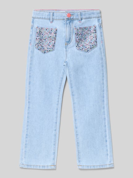 Produktfoto, Jeans mit aufgesetzten Taschen und Ziersteinbesatz von BILLIEBLUSH, helle Reine Baumwolle, Regular-Fit, Label-Detail, Bundweite 29 cm, Innenbeinlänge 47 cm