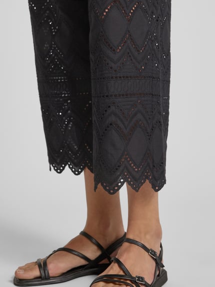 Christian Berg Woman Selection Kuloty o kroju regular fit z haftem angielskim Czarny 3