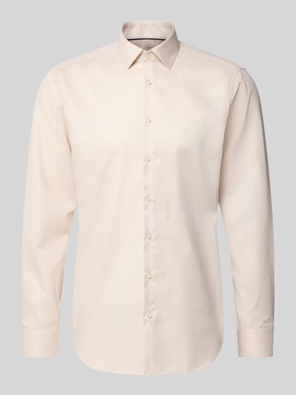 Produktfoto, Regular Fit Business Hemd aus Baumwolle mit Kentkragen von Jake*s in Beige, lange Ärmel, glatte Struktur, Knopfleiste.