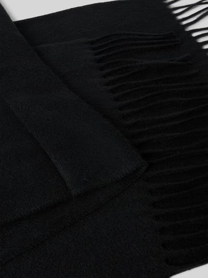 Produktfoto, Schal mit Fransen Modell 'Cashmink' von FRAAS in Schwarz, Strick-Optik, rechteckig, weiche Textur, 31 x 168 cm