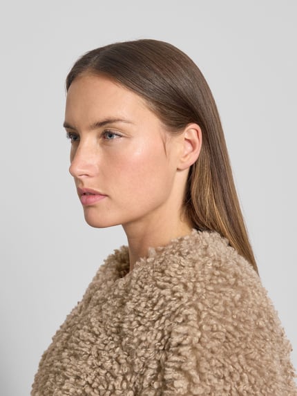 VILLA SOPHIE Jacke aus Teddyfell mit Rundhalsausschnitt Taupe 3