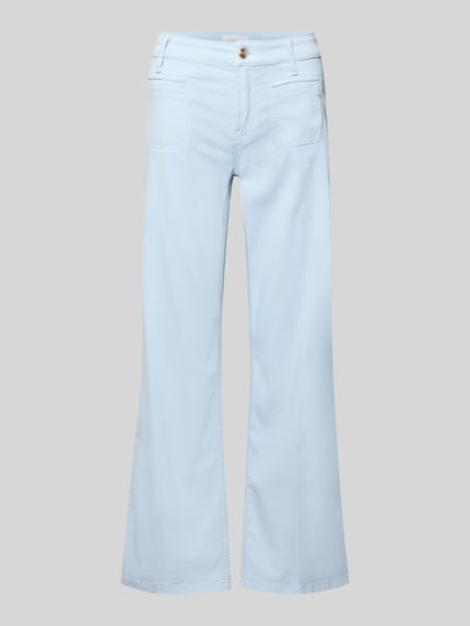 Produktfoto, Cropped Jeans mit Bügelfalten und Eingrifftaschen von Cambio in hellblauem Baumwoll-Mix mit Stretch, breite Form, glatte Textur.