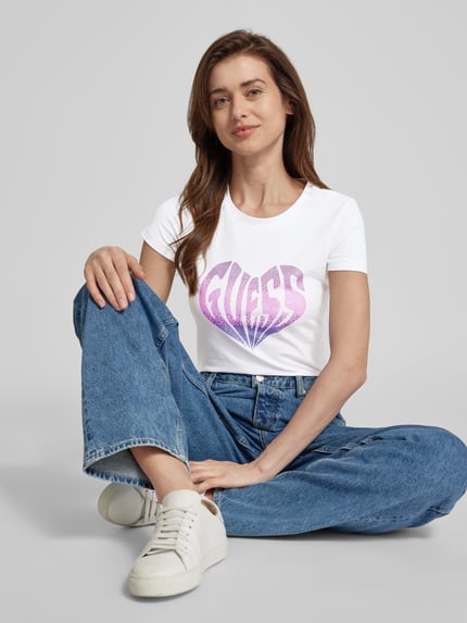 GUESS T-shirt z obszyciem kamieniami stras model ‘HEART’ Biały 3
