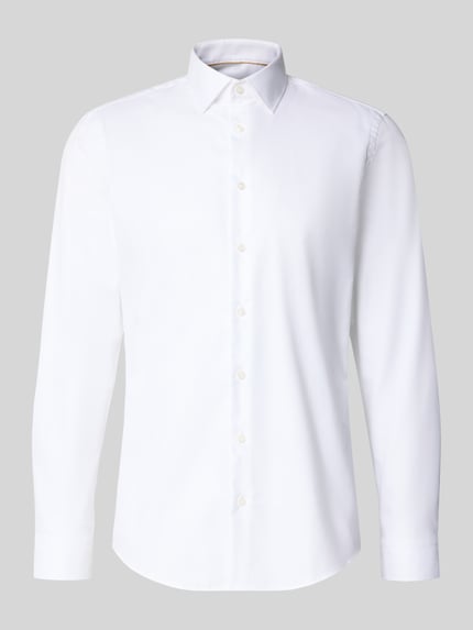 Produktfoto, weißes Slim Fit Businesshemd aus reiner Baumwolle von Jake*s, glatte Oberfläche, klare Linien, neutraler Hintergrund
