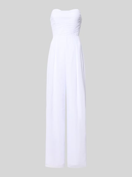 Produktfoto, weißer Jumpsuit mit Schnürung von Laona, ärmellos, Herz-Ausschnitt, taillierte Passform, leichte Drapierungen, glatte Textur