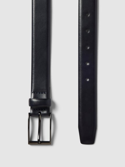 Produktfoto, Gürtel met Dornschließe van Christian Berg Men in zwart leder-mix, klassieke pasvorm, breedte 126 cm, metalen gesp.