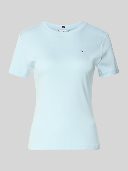 Productfoto, Slim Fit T-Shirt aus reiner Baumwolle van Tommy Hilfiger, effen lichtblauw, logo-stiksel, ronde hals, korte mouw, jersey, katoen.