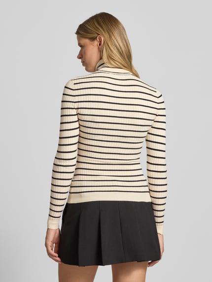 ONLY Slim Rollkragenpullover aus Viskose-Mix Modell 'KAROL' Offwhite 5