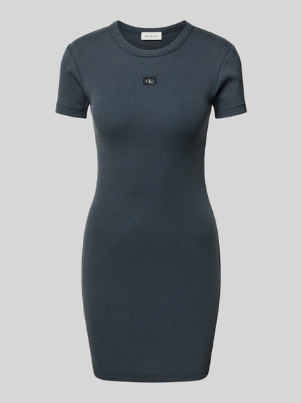 Calvin Klein Jeans T-Shirt-Kleid mit Label-Patch und Rundhalsausschnitt Anthrazit 2