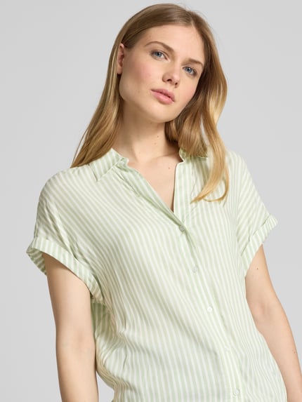 Tom Tailor Relaxed fit blouse met korte mouwen van puur viscose met V-hals Lichtgroen - 3