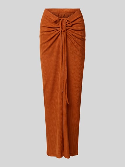Maxirock mit Raffungen und Schnürung Shop The Look MANNEQUINE
