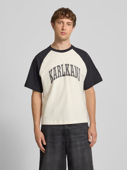Karl Kani „T-shirt o pudełkowym kroju z nadrukiem z logo” Biały 4