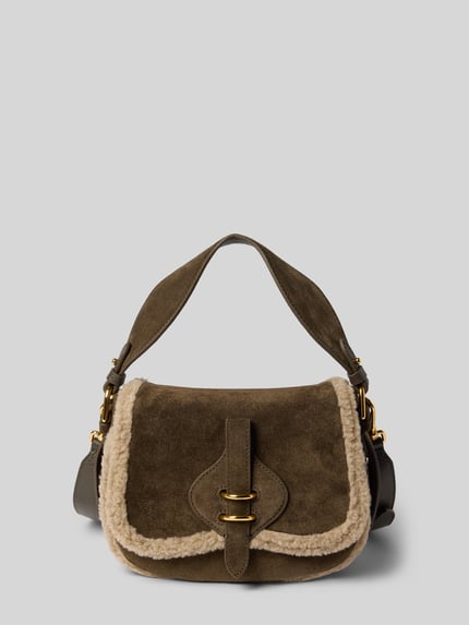 Produktfoto, Handtasche aus echtem Leder Modell 'Mavery' von Coccinelle in Braun mit beigem Besatz, goldfarbenen Details und strukturiertem Design, Damen Handtasche mit geteiltem Hauptfach, Überschlag und abnehmbarem Schulterriemen, Größe ca. 21x17x9 cm, Schulterriemen ca. 41 cm.
