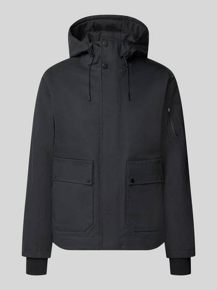 Produktfoto, schwarze Jacke mit Kapuze Modell 'EDGE' von g-lab, gerade Passform, Reißverschlusstaschen, strukturierte Oberflächen