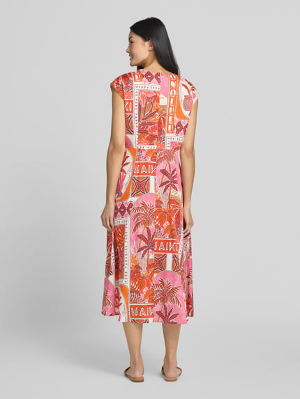 Frauenmodel trägt Midikleid im Allover-Look mit V-Ausschnitt von Milano Italy aus Reine Baumwolle, A-Linie, bunte Muster, Ganzkörperansicht Rückansicht