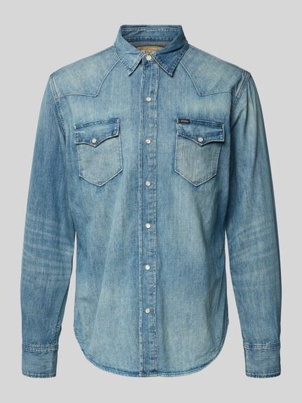 Produktfoto, Freizeithemd in Denim-Optik von Polo Ralph Lauren, bawełna, regular fit, kolor jasnoniebieski, dwie kieszenie, widoczne detale.