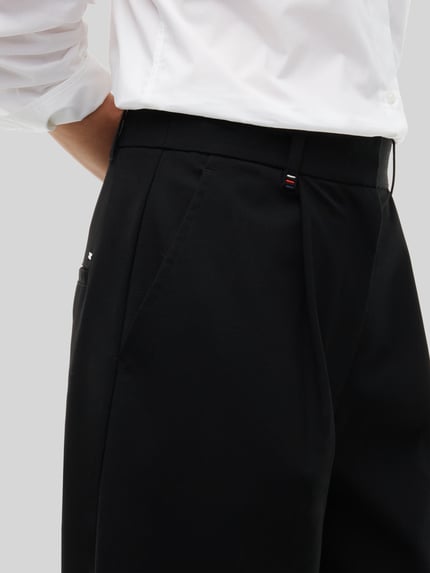 Tommy Hilfiger Barrel Fit Bundfaltenhose mit Viskose-Anteil Black 3