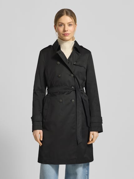 Modelka nosi Regular Fit Mantel mit Umlegekragen von Fuchs Schmitt z mieszanki bawełny, czarny, listwa guzikowa 2-rzędowa, materiałowa tasiemka, ganzkörperansicht von vorne.