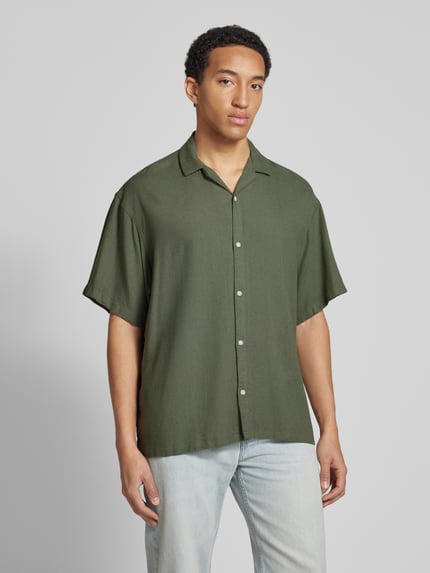 JACK & JONES Koszula casualowa o kroju relaxed fit z kołnierzykiem typu resort model ‘WAYNE’ Ciemnozielony 4