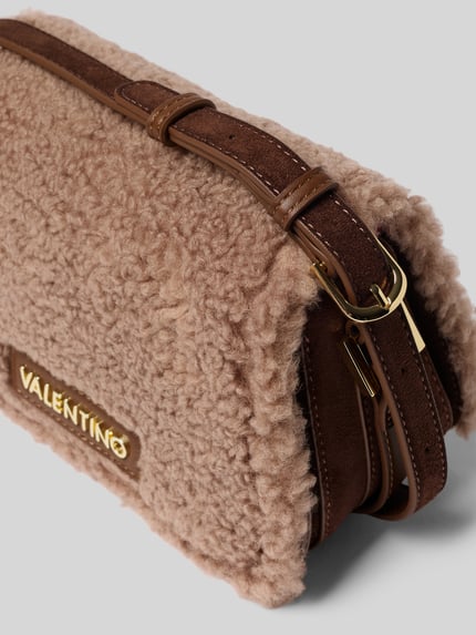Valentino Bags Umhängetasche mit Label-Patch Modell 'ICELAND' Mittelbraun 2