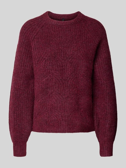 Produktfoto, Relaxed Fit Strickpullover mit Woll-Anteil Modell 'GILA' von Only in bordeaux, unifarben, mit Rundhalsausschnitt, Raglanärmeln, gerippten Abschlüssen, stricktypische Textur.