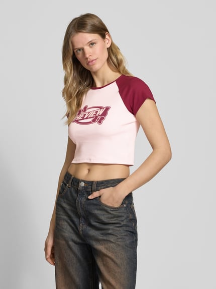 REVIEW Kort T-shirt met labelprint Rosé - 4