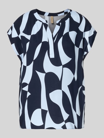 Produktfoto, Regular Fit Bluse aus Viskose mit V-Ausschnitt Modell 'CHANISE' von Soyaconcept in Schwarz-Weiß mit abstraktem Allover-Muster, glatte Textur