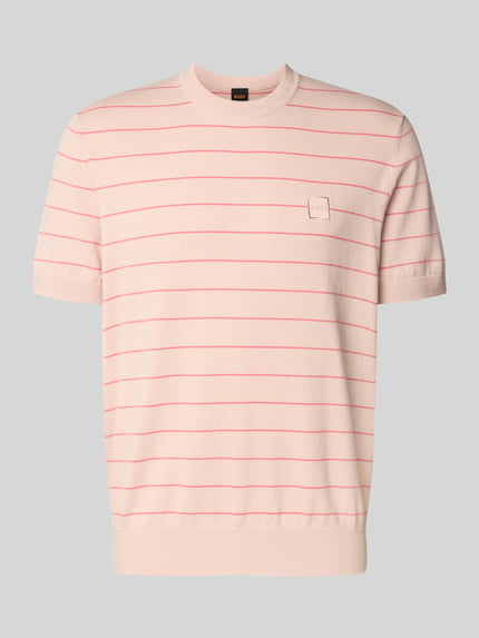 Produktfoto, Regular Fit T-Shirt aus Baumwoll-Kaschmir-Mix Modell 'KANACHO' von BOSS Orange, Optik:Allover-Muster gestreift, Label-Patch, Rundhals, Kurzarm, gerippte Abschlüsse, Feinstrick, hellrosa mit roten Streifen