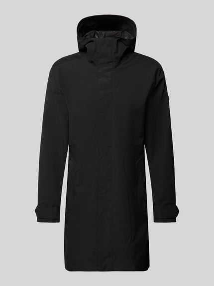 Produktfoto, schwarzer Herren Parka mit Kapuze und Ärmelriegeln, Regular-Fit, Modell 'GEORGE' von Didriksons, glatte Textur, Rückenlänge bei Größe M 94 cm, Schulterbreite 45 cm, Brustweite 55 cm, Ärmellänge 67 cm.
