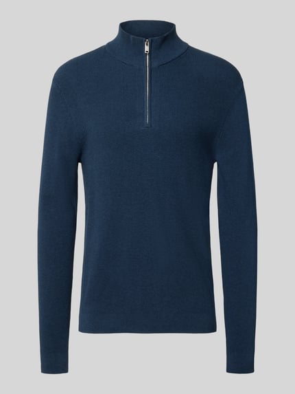 Produktfoto, dunkelblauer Slim Fit Troyer aus Baumwoll-Mix von Matinique mit Troyer-Kragen, geripptem Bund und langen Ärmeln