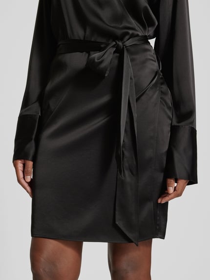 Filippa K Knie-lange jurk met tailleriem Zwart - 3