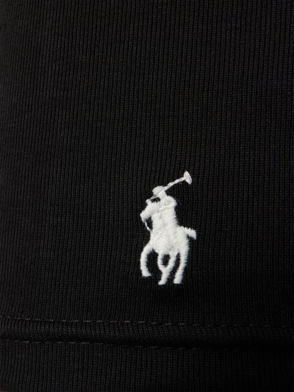 Produktfoto, schwarzes Slim Fit Unterhemd aus reiner Baumwolle von Polo Ralph Lauren Underwear, feine Rippstruktur, weißes Logo-Detail