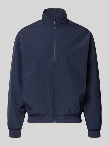 Produktfoto, Regular Fit Jacke mit Stehkragen Modell 'Charge' von JACK & JONES in Dunkelblau, mit Reißverschluss, Eingrifftaschen, elastische Abschlüsse