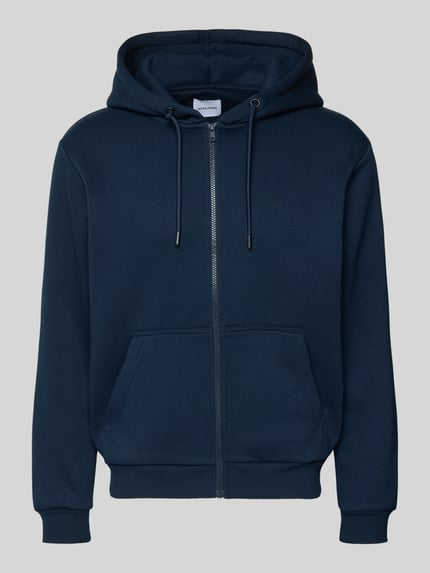 Produktfoto, Sweatjacke mit Kapuze Modell 'BRADLEY' von Jack & Jones aus Material-Mix mit Baumwoll-Anteil, lockere Passform, Reißverschluss, Kängurutasche, dunkelblau, glatte Struktur.