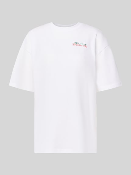 Produktfoto, T-Shirt mit rückseitigem Motiv-Print von REVIEW, damski t-shirt z bawełny, krój oversized, okrągły dekolt, długość tyłu 68 cm w rozmiarze S, kolor biały, gładka tekstura