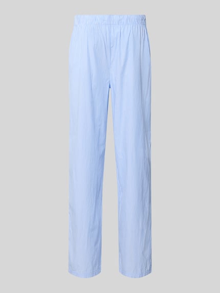 Produktfoto, Pyjama-Hose aus reiner Baumwolle von Christian Berg Men, hellblau mit feinen weißen Streifen, elastischer Bund, gerade Passform, Knopfverschluss, Label-Patch