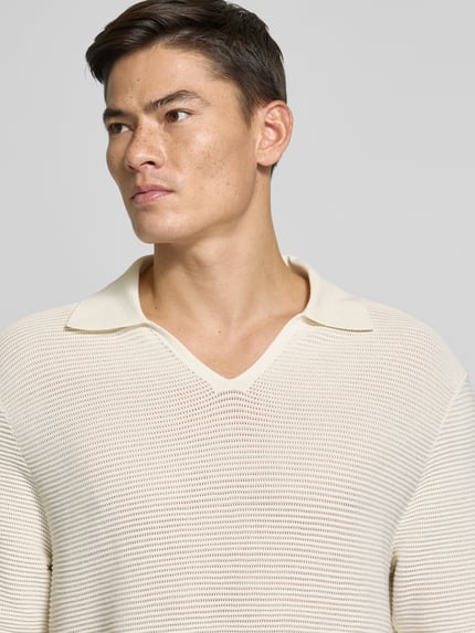 CK Calvin Klein Regular Fit Poloshirt mit V-Ausschnitt Offwhite 3