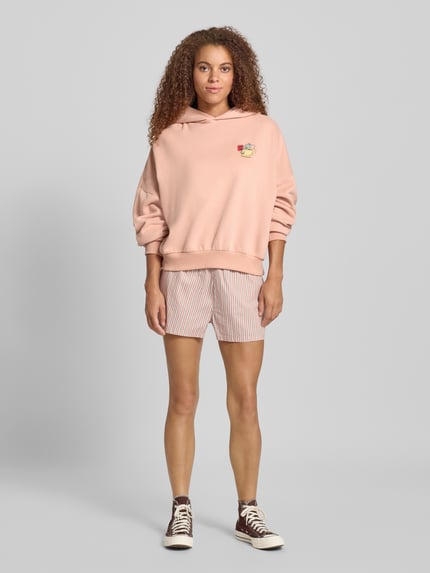 REVIEW Bluza z kapturem, nadrukiem z motywem i obniżonymi ramionami Brudnoróżowy 1