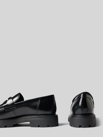 Productfoto, zwarte loafers van rundleer model 'CAMERON' van Vagabond, heren Loafer, glad oppervlak, grove zool