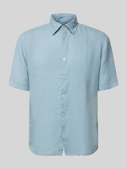 Produktfoto, Regular Fit Freizeithemd aus reinem Leinen Modell 'RASH' von BOSS Orange in hellblauer Unifarbe, Kentkragen, kurzarm, Flammgarnstruktur, durchgehende Knopfleiste.