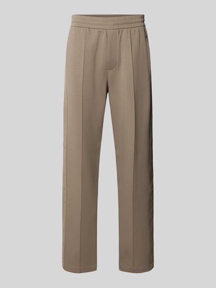 Produktfoto, Regular Fit Sweathose mit Label-Details von Emporio Armani für Herren aus Baumwoll-Mix mit Stretch-Anteil, elastischer Bund, Bundfalten, beige Farbe, glatte Textur, Innenbeinlänge bei Größe M 43 cm
