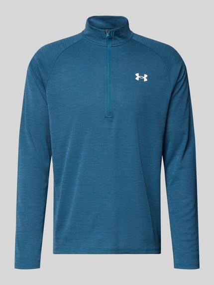 Produktfoto, niebieska bluza o prostym kroju ze stójką, krótki zamek błyskawiczny, nadruk z logo. 'Sweatshirt mit kurzem Reißverschluss und Logo-Print' von Under Armour, prosty krój, stójka, krótki zamek błyskawiczny, nadruk z logo, długość tyłu w rozmiarze m: 74 cm, długość rękawów w rozmiarze m: 64 cm.